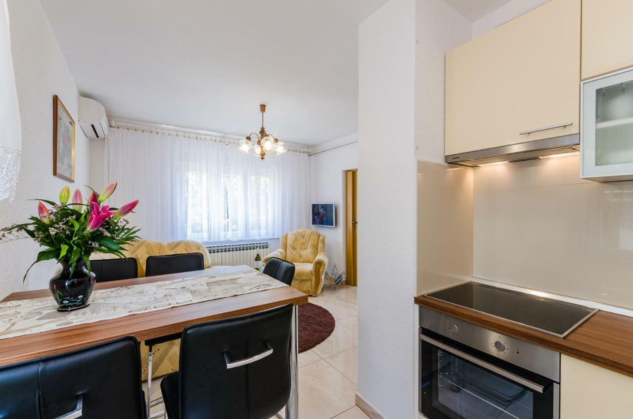 Apartment In Novi Vinodolski 15274 Povile Exterior photo